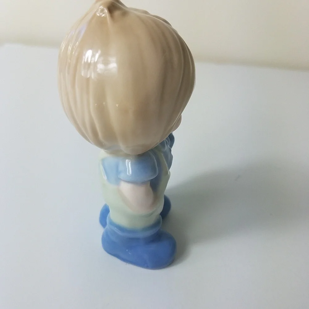 KELVIN'S CERAMIC LITTLE BOY FIGURINE - Picture 7 of 8